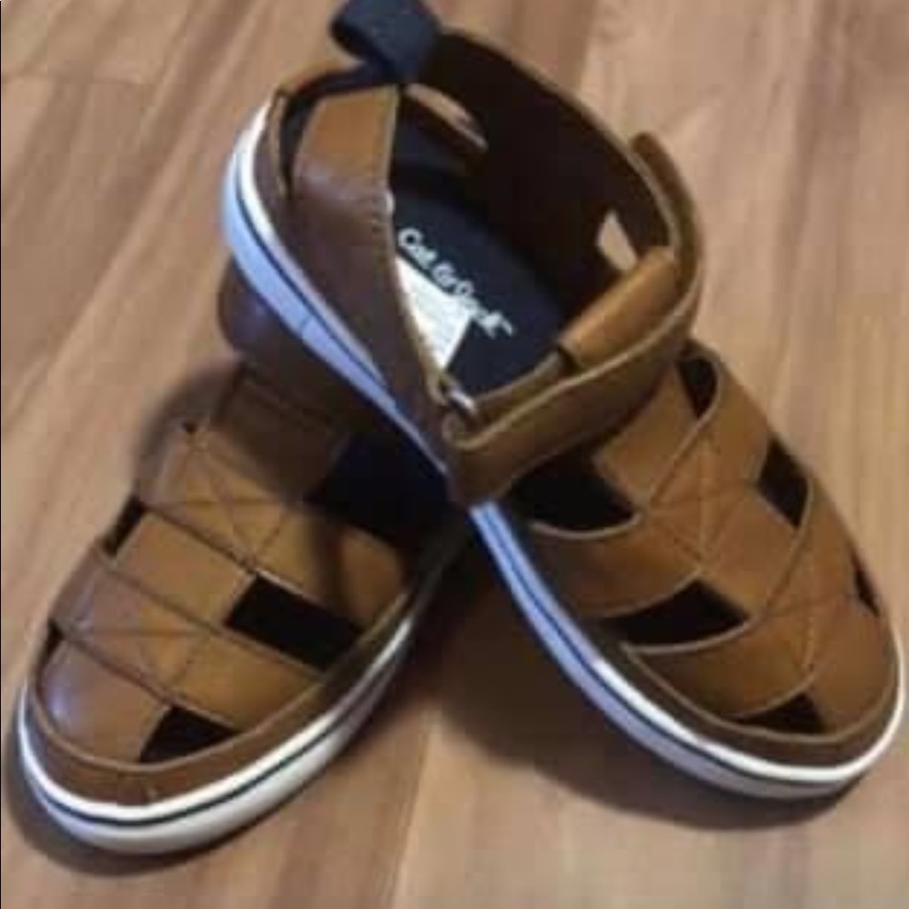 Boys shoes